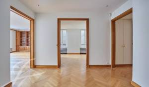 Location Appartement Paris 8ème