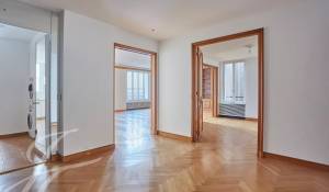Location Appartement Paris 8ème