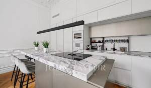 Location Appartement Paris 8ème