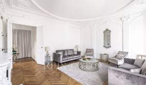 Location Appartement Paris 8ème