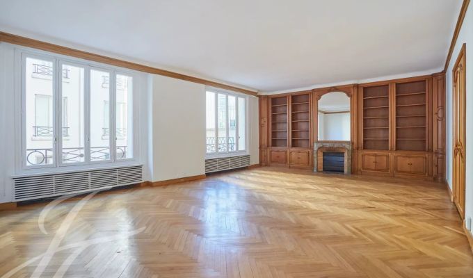 Location Appartement Paris 8ème
