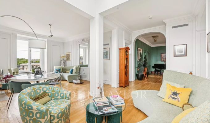 Location Appartement Paris 8ème