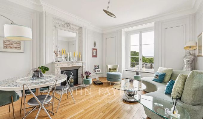 Location Appartement Paris 8ème