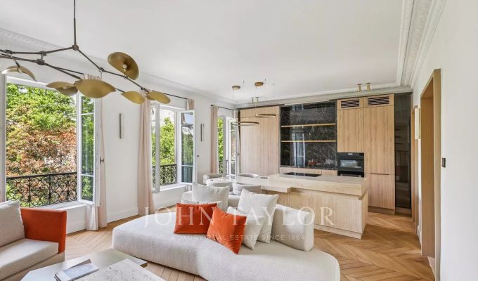Location Appartement Paris 8ème