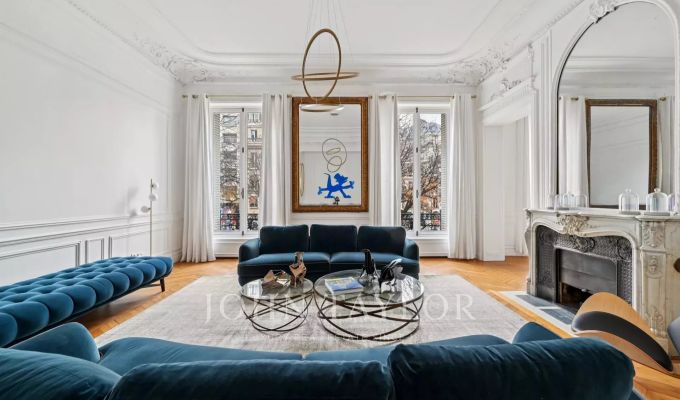 Location Appartement Paris 8ème