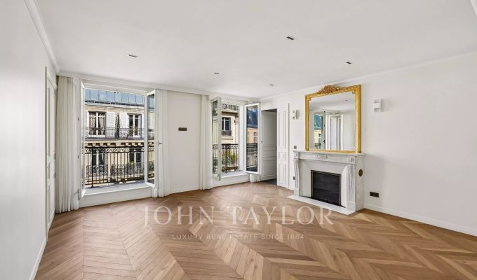 Location Appartement Paris 8ème