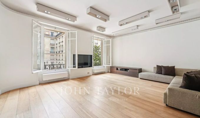 Location Appartement Paris 8ème