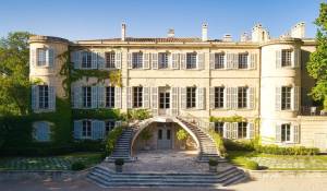 Location saisonnière Château Les Baux-de-Provence