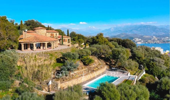 Location saisonnière Villa Ajaccio