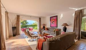 Location saisonnière Villa Antibes