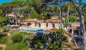 Location saisonnière Villa Antibes