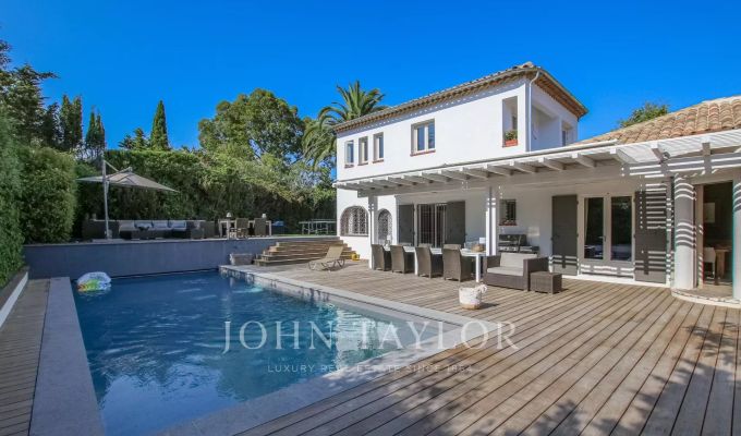 Location saisonnière Villa Antibes