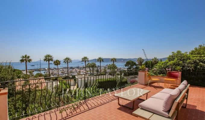 Location saisonnière Villa Antibes
