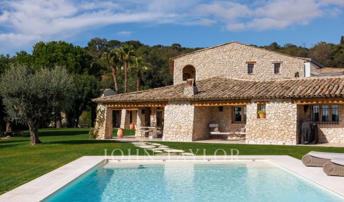 Location saisonnière Villa Roquefort-les-Pins