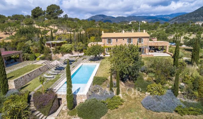 Location saisonnière Villa Santa María del Camí