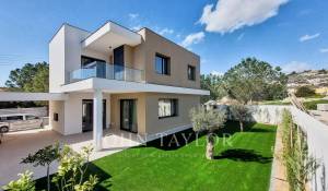 Location Villa Agios Tychonas