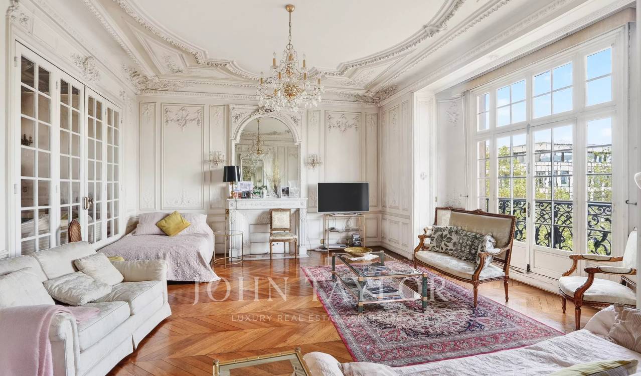 Appartement 6 pièces 205 m² · à Paris · 205 m² · 2 450 000 €
