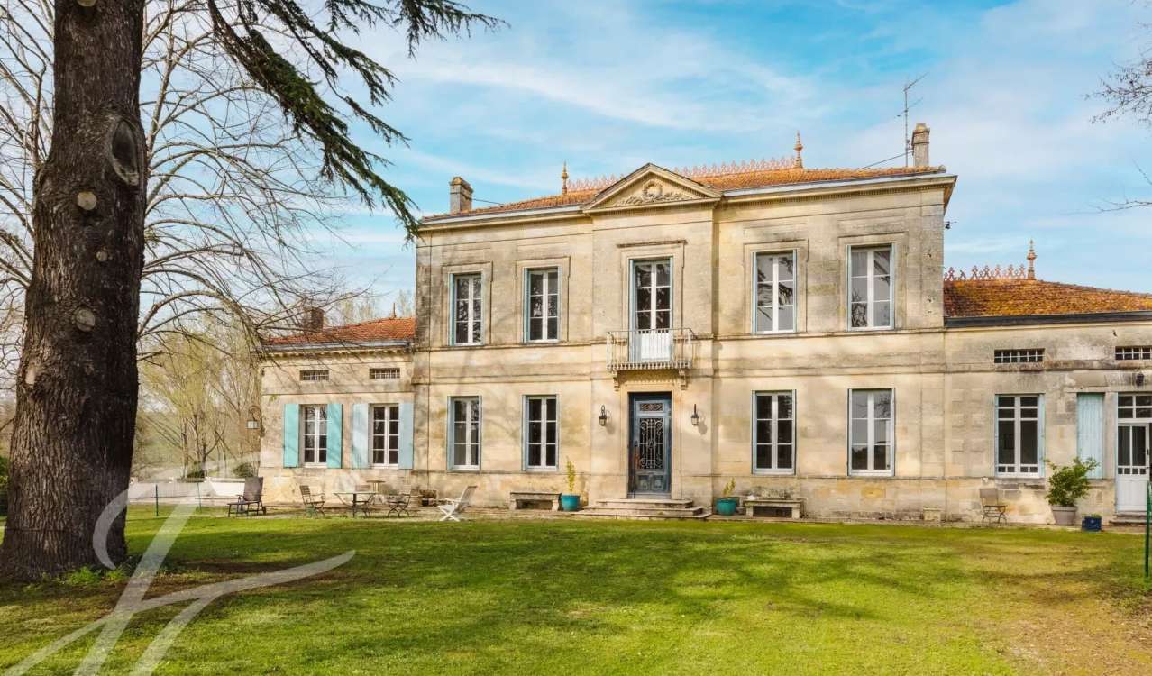 Vente Maison 15 Pièces à Bordeaux (33000) - Agence John Taylor