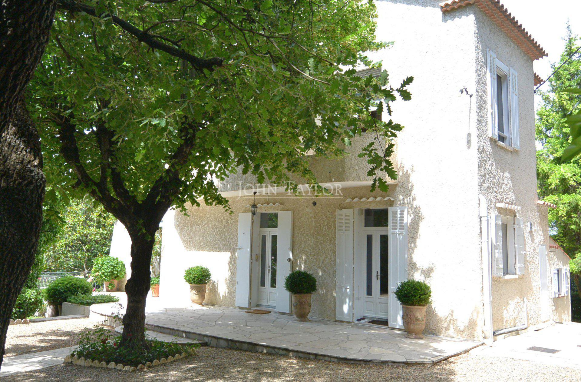 Annonce Vente Maison AixenProvence (13090), 8 Pièces refV1552AP