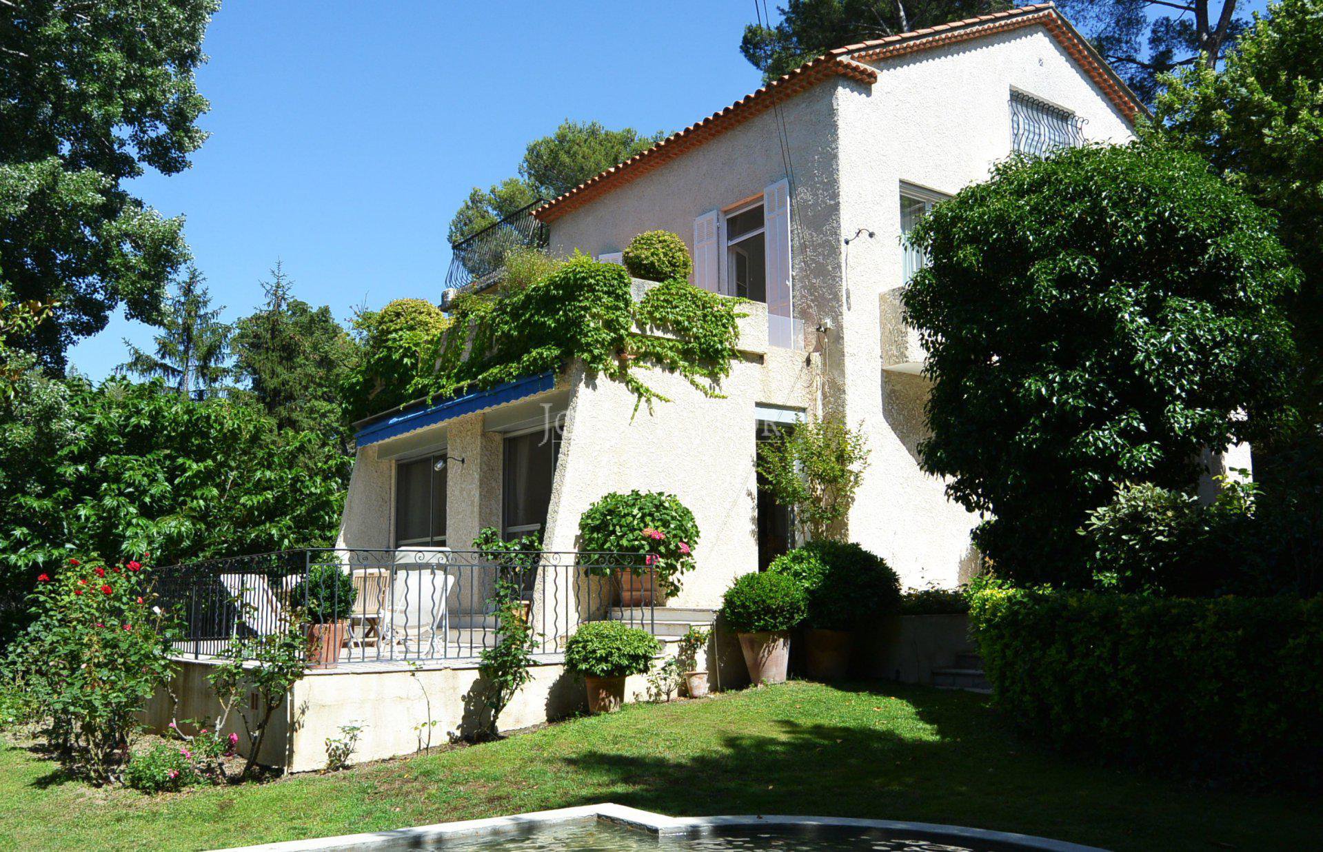 Annonce Vente Maison AixenProvence (13090), 8 Pièces refV1552AP