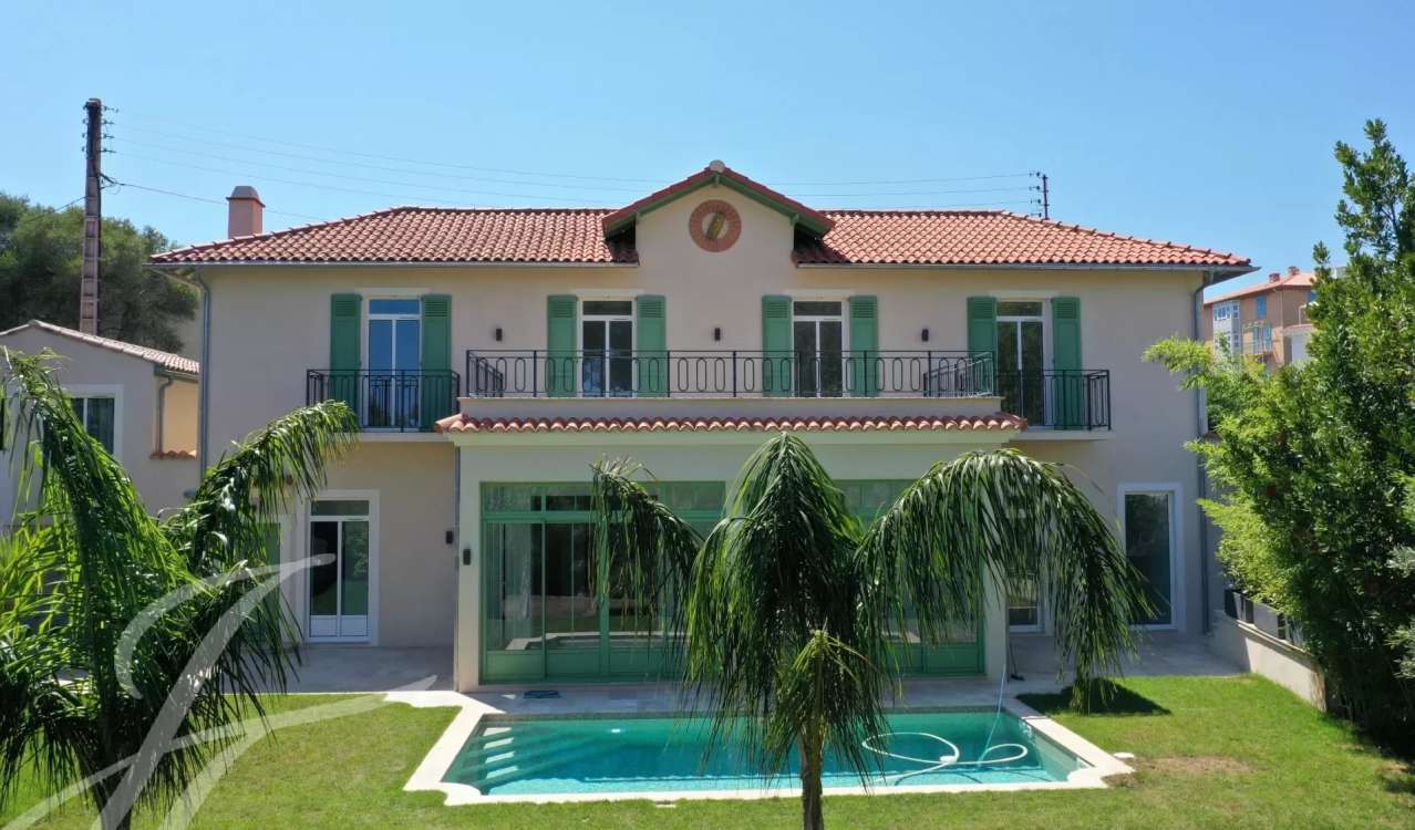 Vente Maison 245m² 6 Pièces à Antibes (06160) - Agence John Taylor