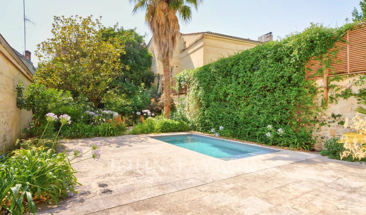 Maison 7 pièces 294 m² · à Bordeaux · 294 m² · 1 948 000 €