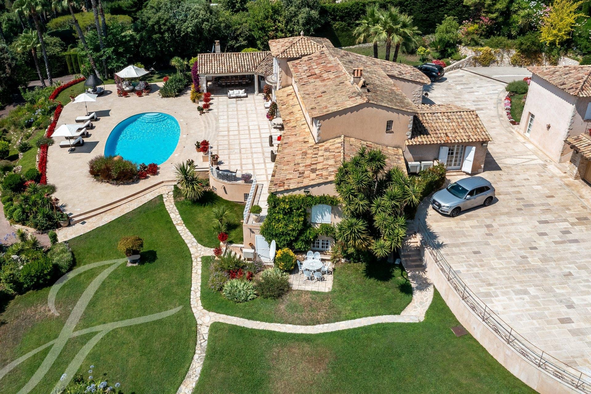 Annonce Vente Maison La CollesurLoup (06480), 14.0 Pièces refV1241CO