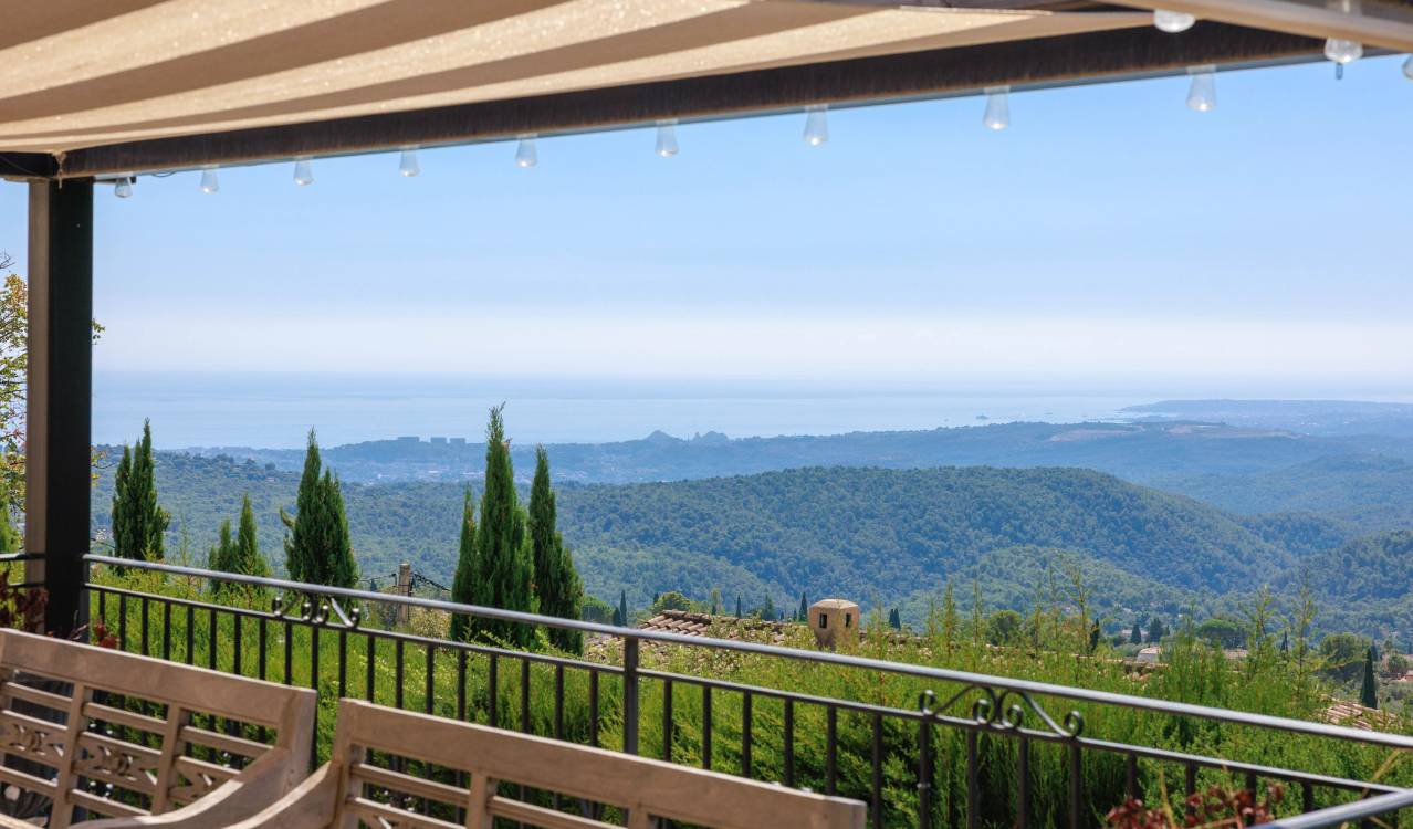 Maison 5 pièces 142 m² · à Tourrettes-sur-Loup · 142 m² · 1 700 000 €
