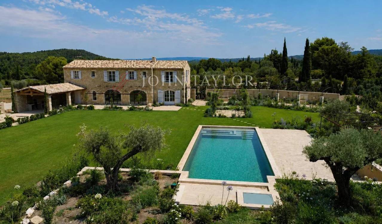 Maison 5 pièces 220 m² · à Eygalières · 220 m² · 4 700 000 €