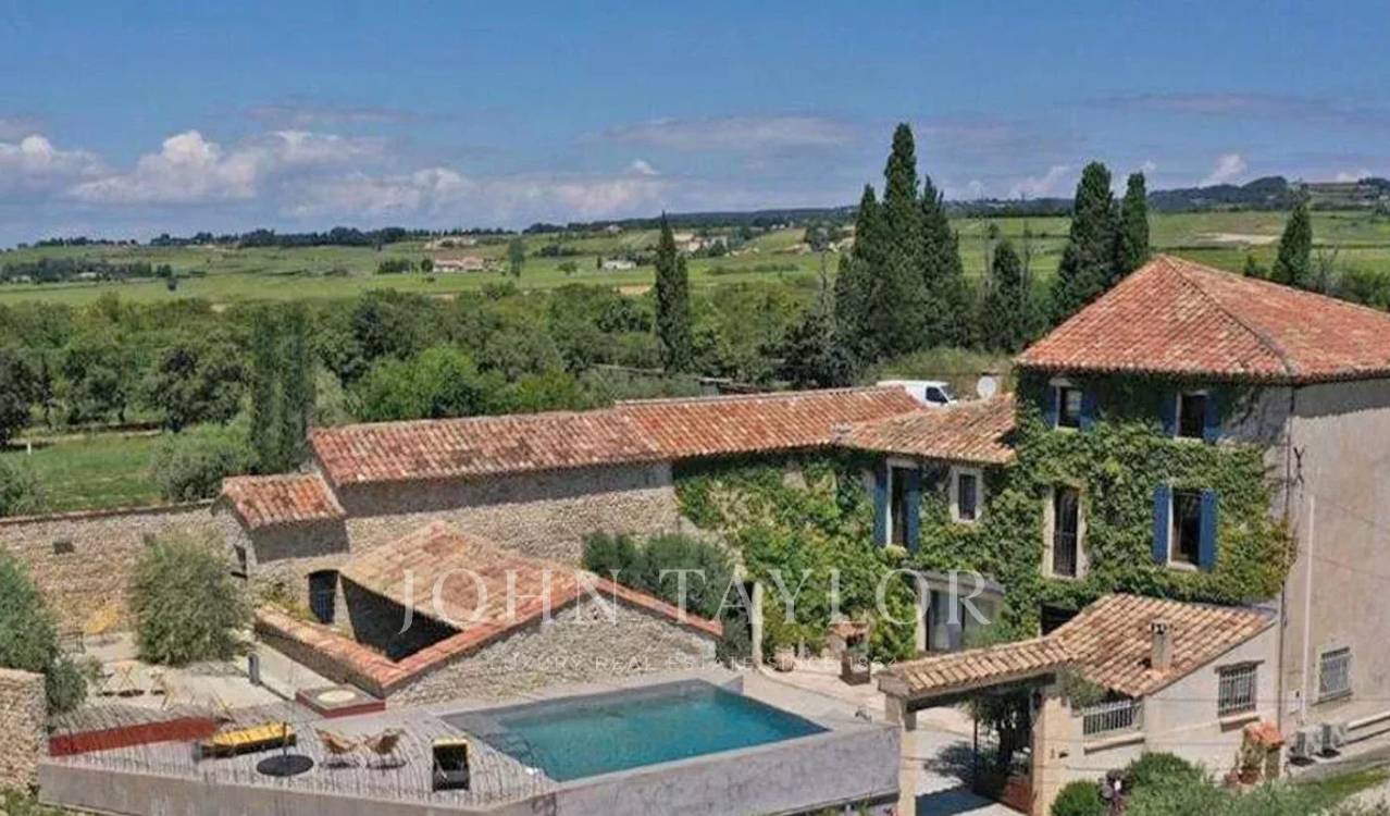 Maison 7 pièces 230 m² · à Rasteau · 230 m² · 970 000 €