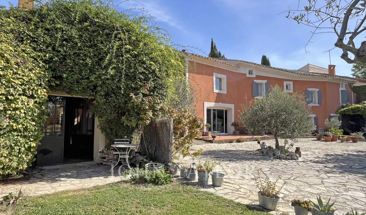 Maison 6 pièces 172 m² · à Roaix · 172 m² · 770 000 €