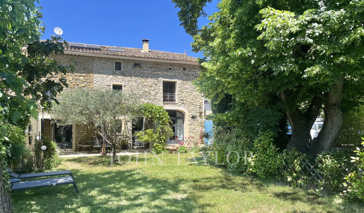 Maison 7 pièces 207 m² · à Vaison-la-Romaine · 207 m² · 795 000 €