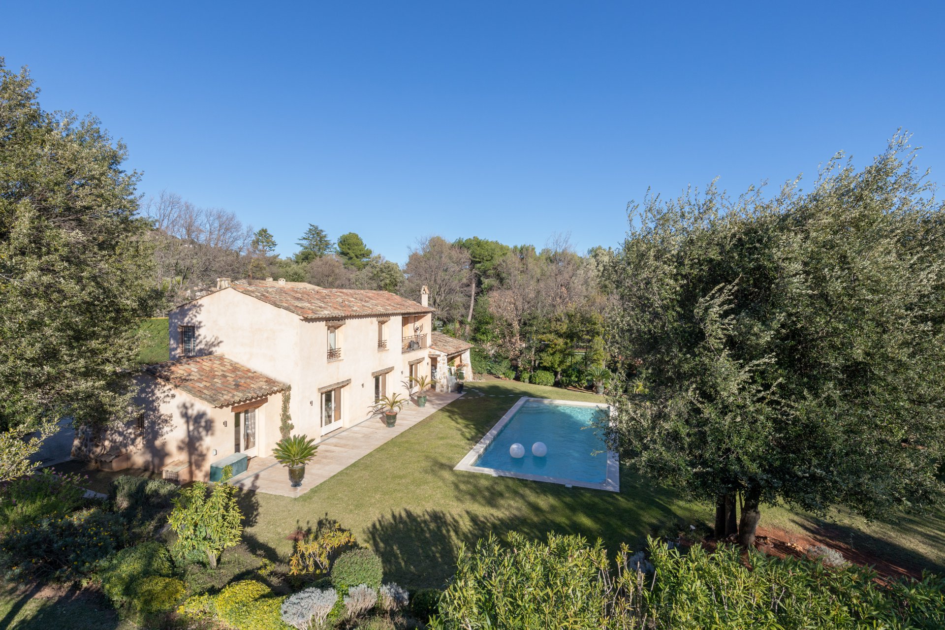Annonce Vente Propriété La CollesurLoup (06480), 5 Pièces refV1754CO