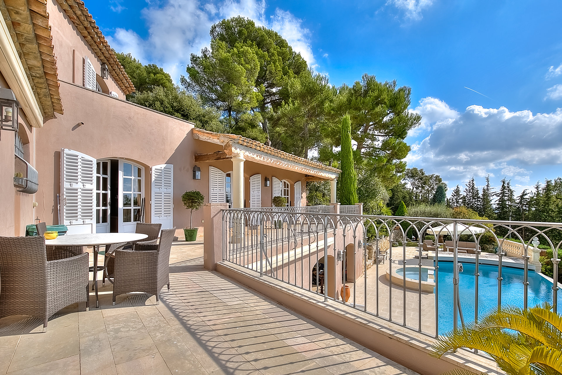 Annonce Vente Propriété SaintPauldeVence (06570), 8 Pièces refV2203CO