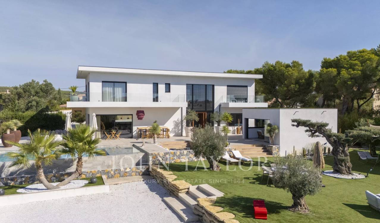 Maison 6 pièces 223 m² · à Carry-le-Rouet · 223 m² · 3 200 000 €