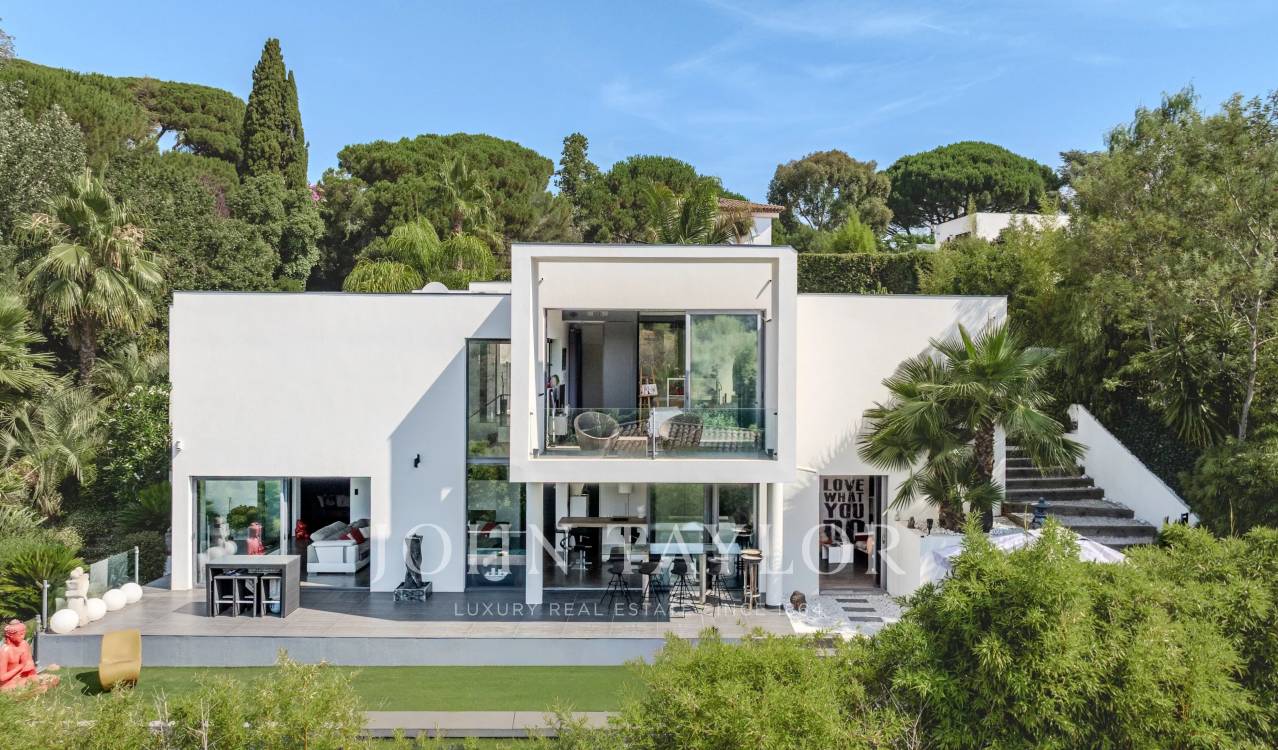 Maison 6 pièces 199 m² · à La Roquette-sur-Siagne · 199 m² · 1 420 000 €