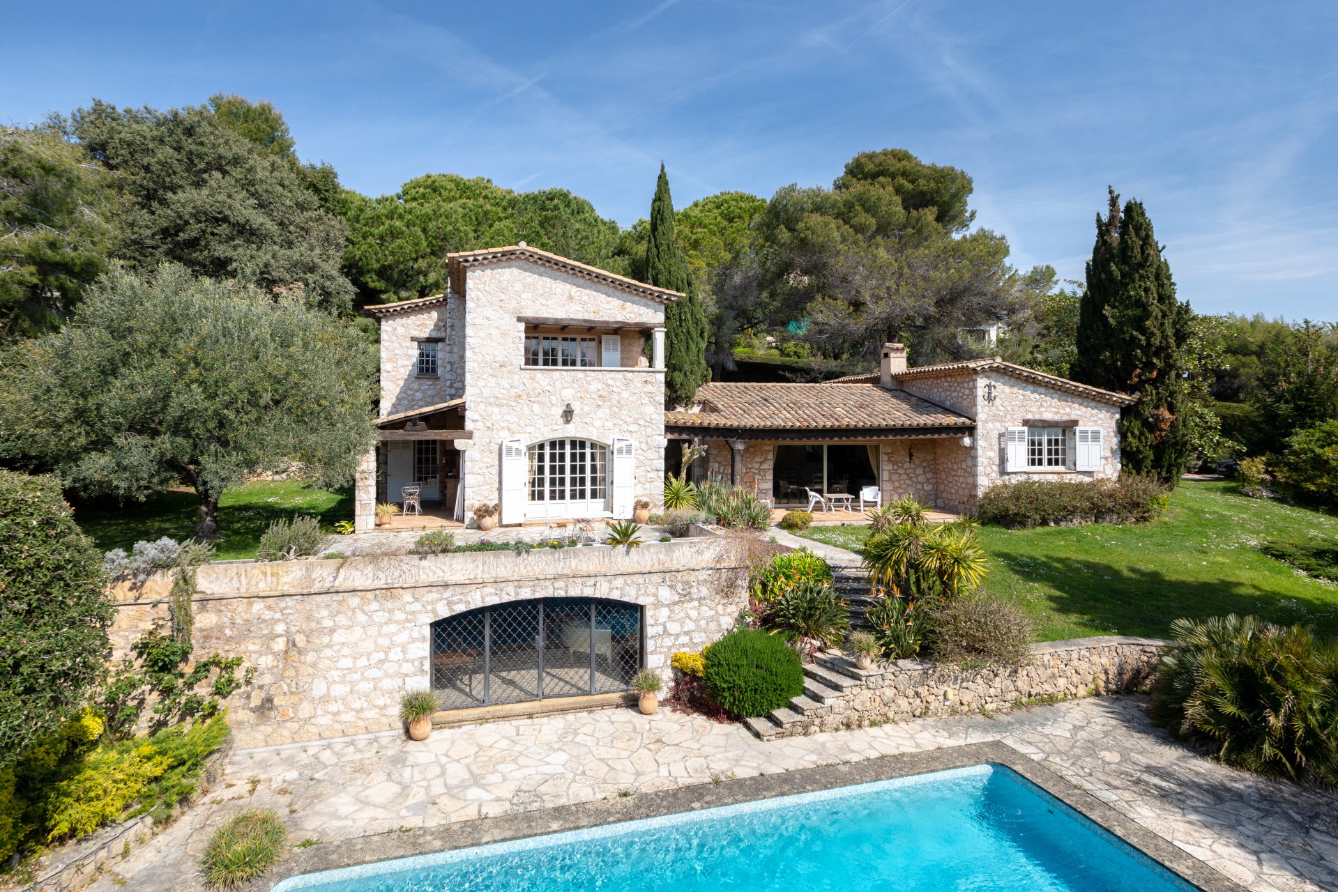 Annonce Vente Villa SaintPauldeVence (06570), 7 Pièces refV2170CO