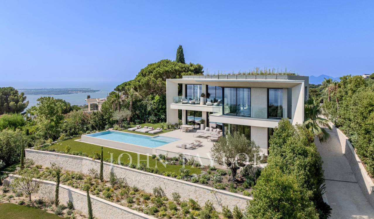 Maison 8 pièces 495 m² · à Vallauris · 495 m² · 17 500 000 €